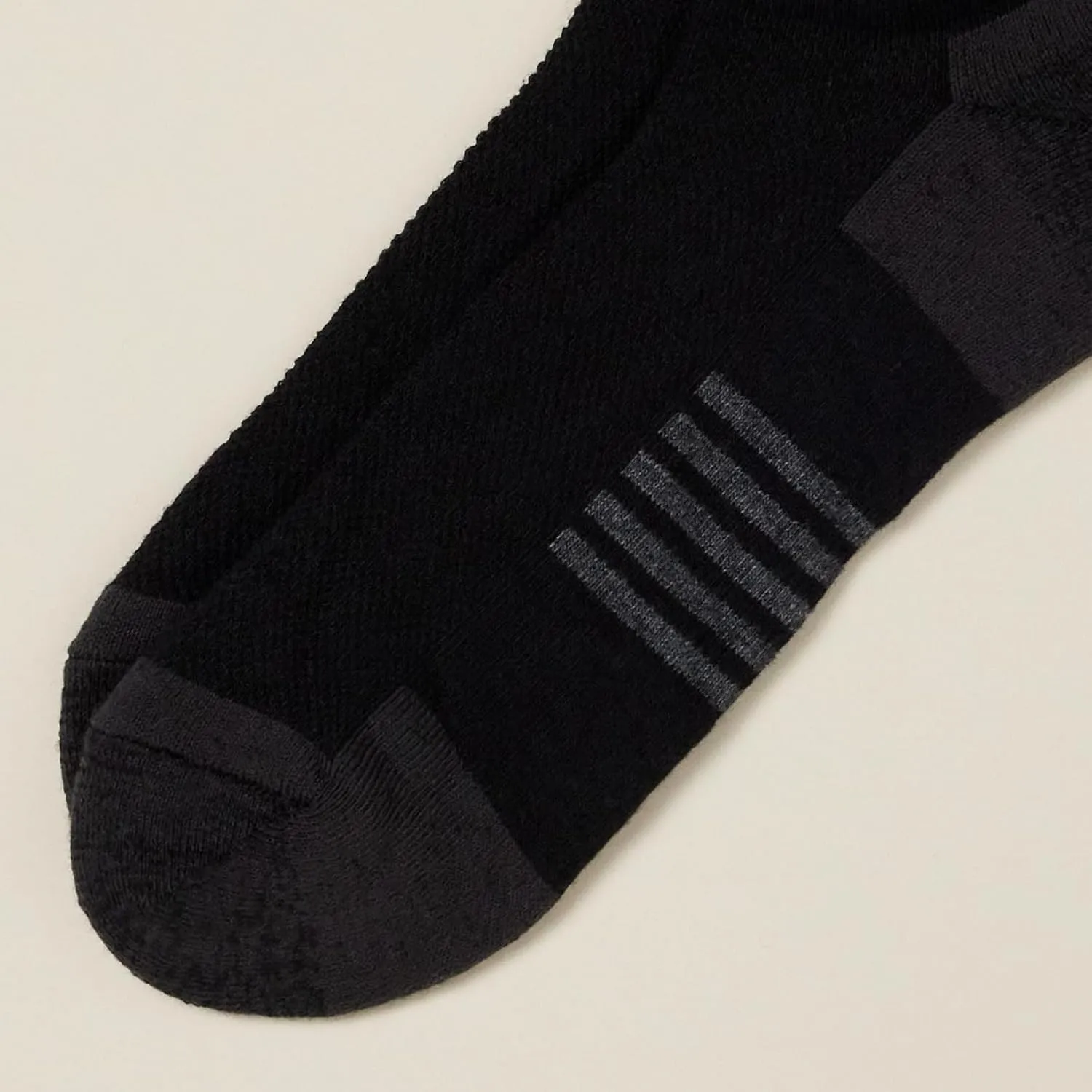 Amazon Essentials Men's Performance Comfortable Cotton Cushioned Breathable Athletic No-Show Sports Socks, 6 Pairs