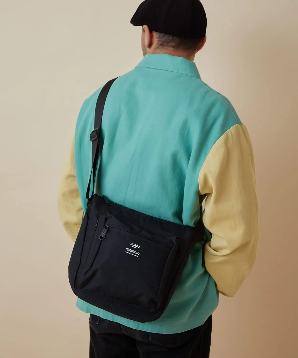 anello(アネロ) Vertical Shoulder Bag