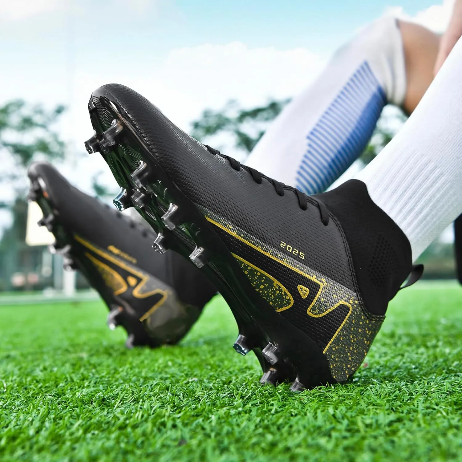 HHY Men's Soccer Shoes Football Cleats with Lace-Up High-Tops Non-Slip Spikes