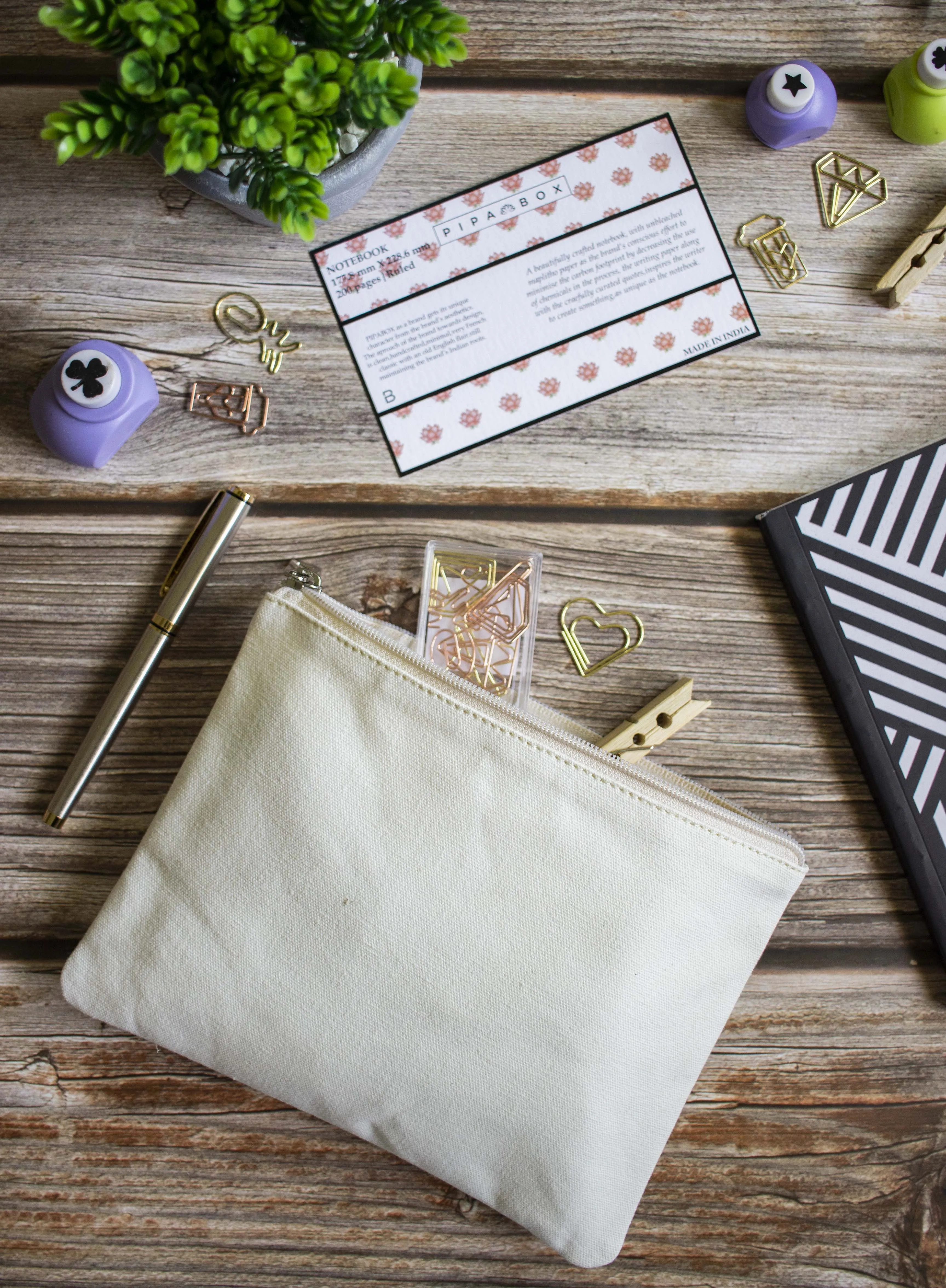 La Vogue - Multipurpose Canvas Pouch
