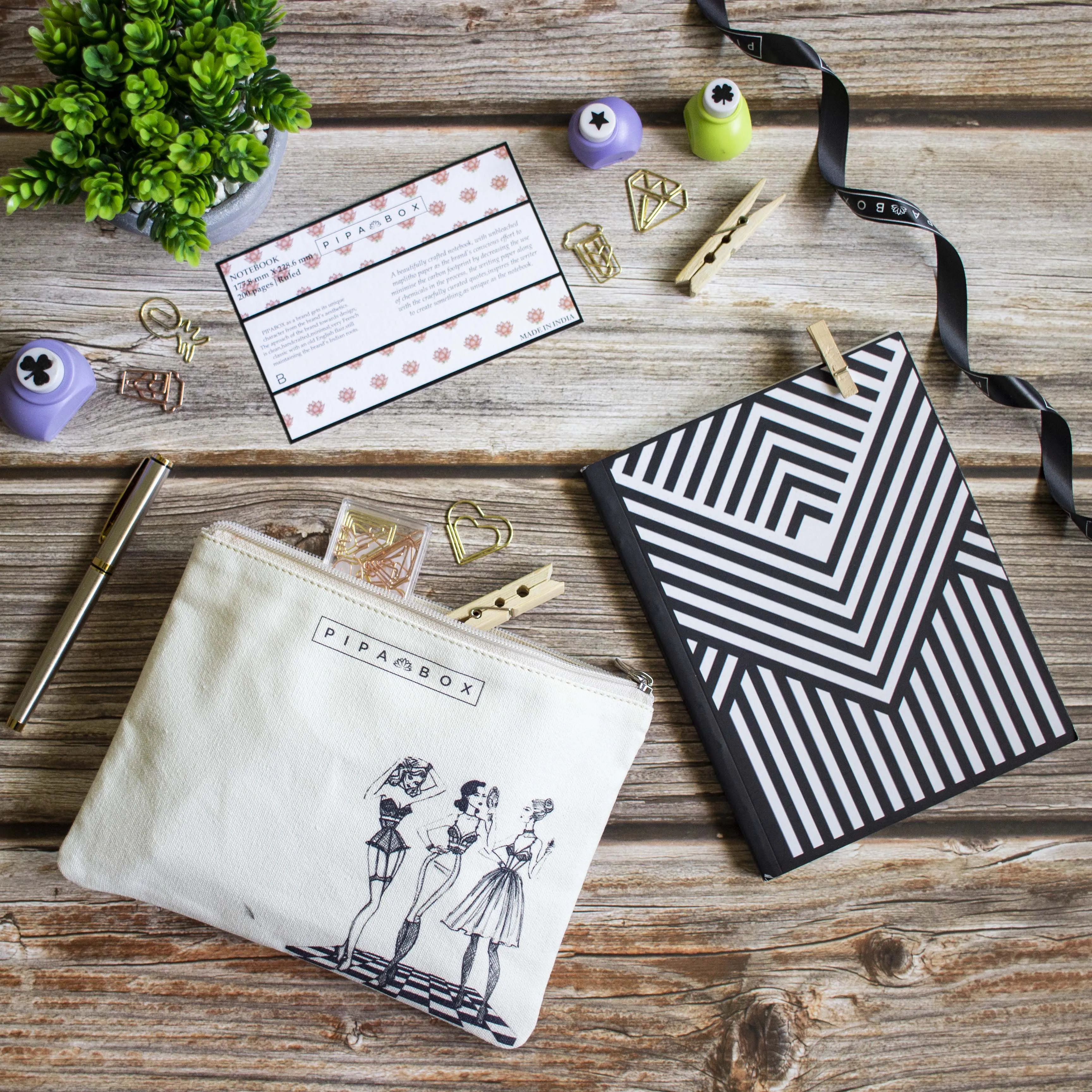La Vogue - Multipurpose Canvas Pouch
