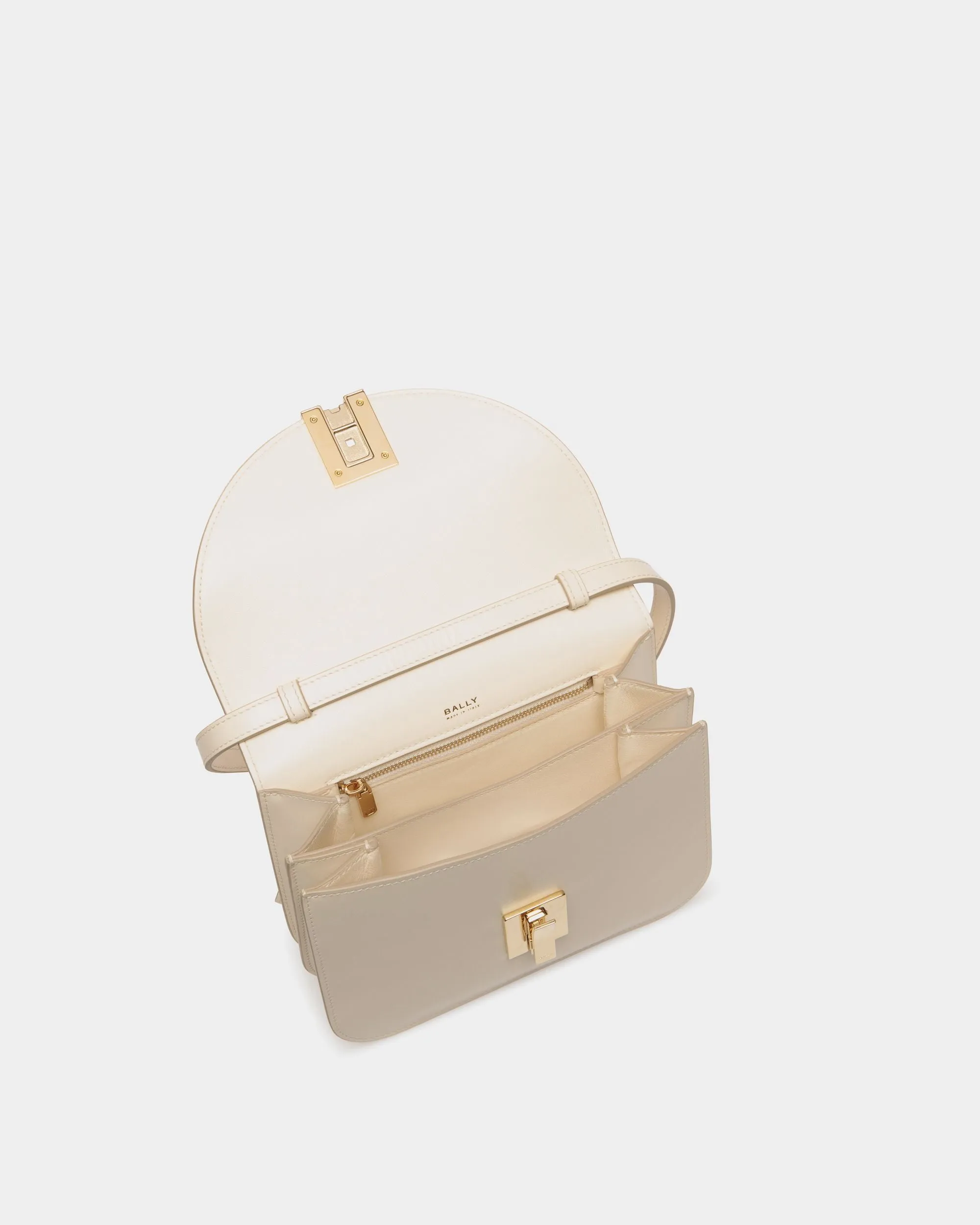 Ollam Crossbody Bag In White Leather