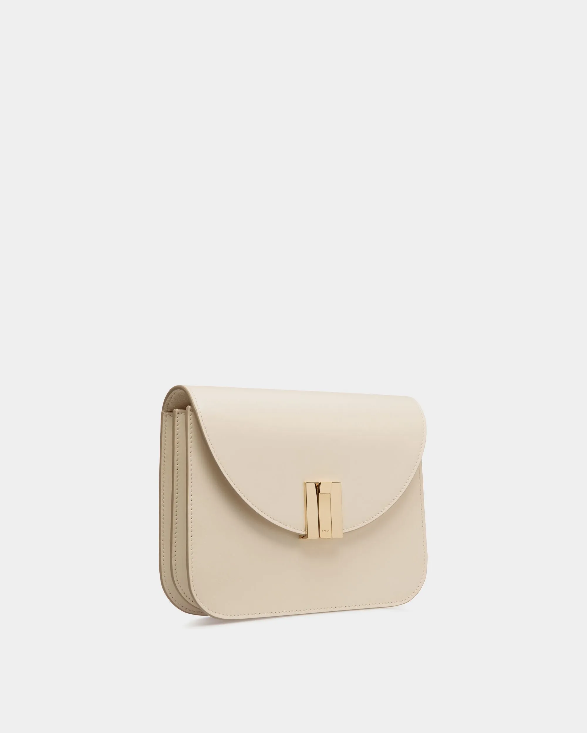 Ollam Crossbody Bag In White Leather