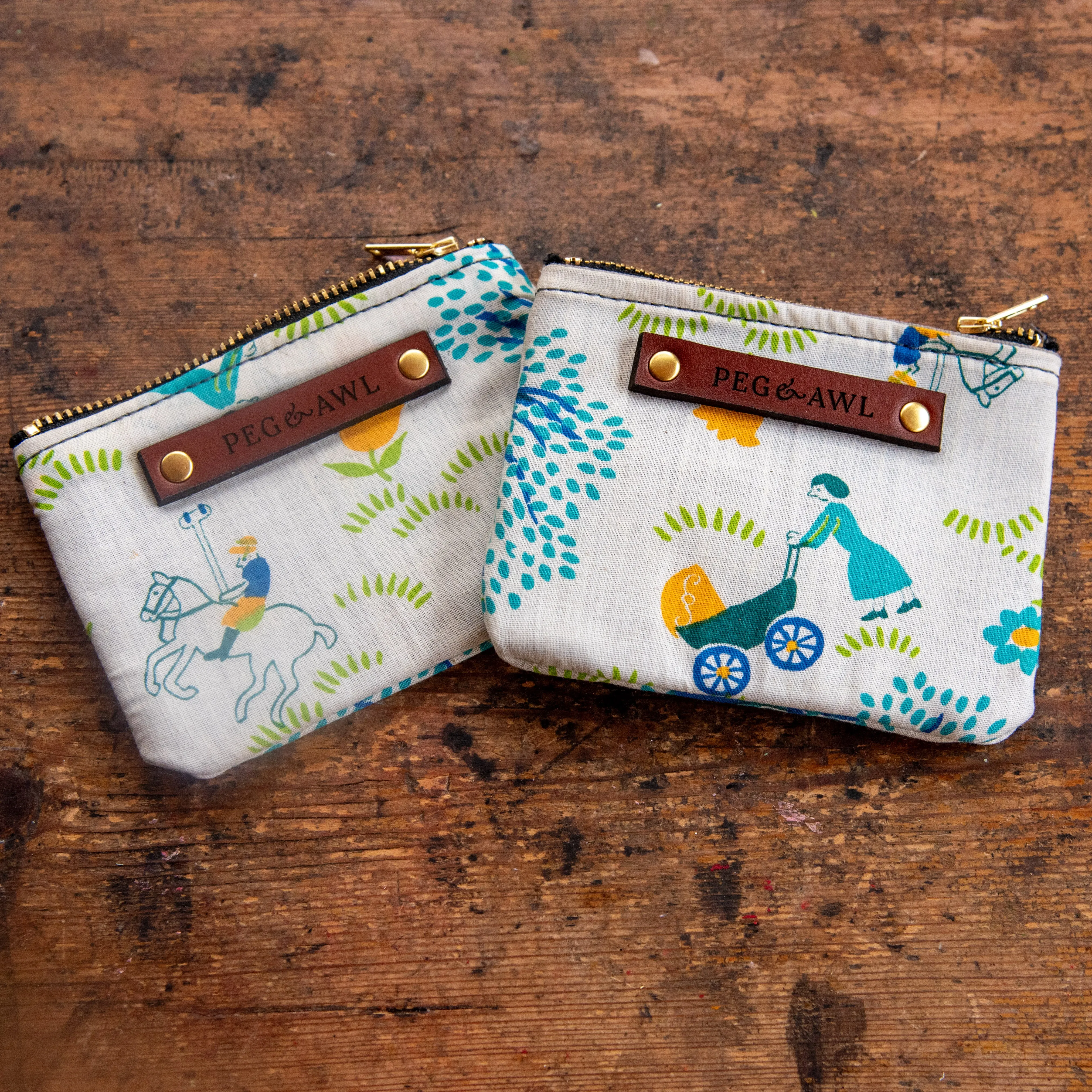 Spender Pouch with Mid-Century Cotton Print: Eddie