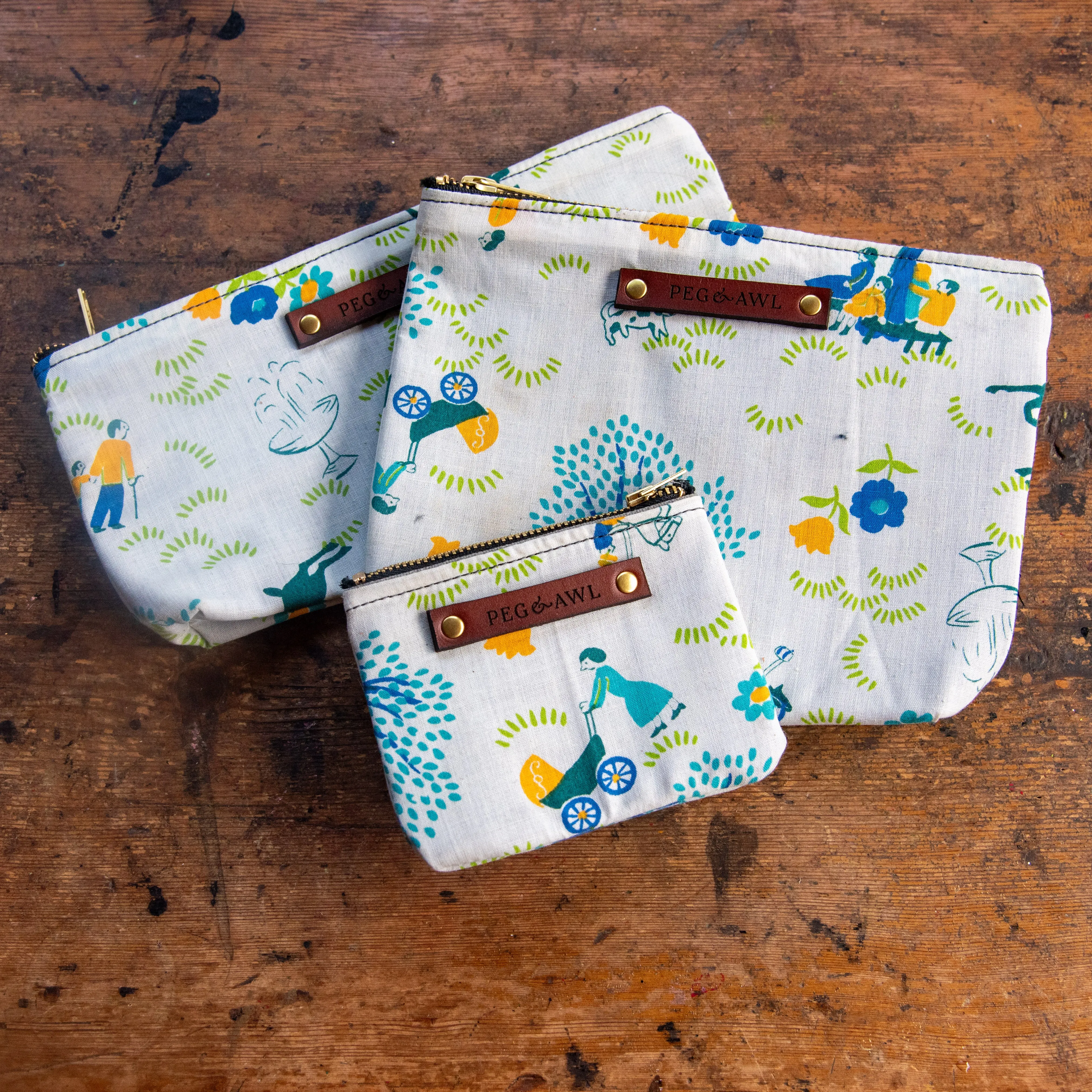 Spender Pouch with Mid-Century Cotton Print: Eddie