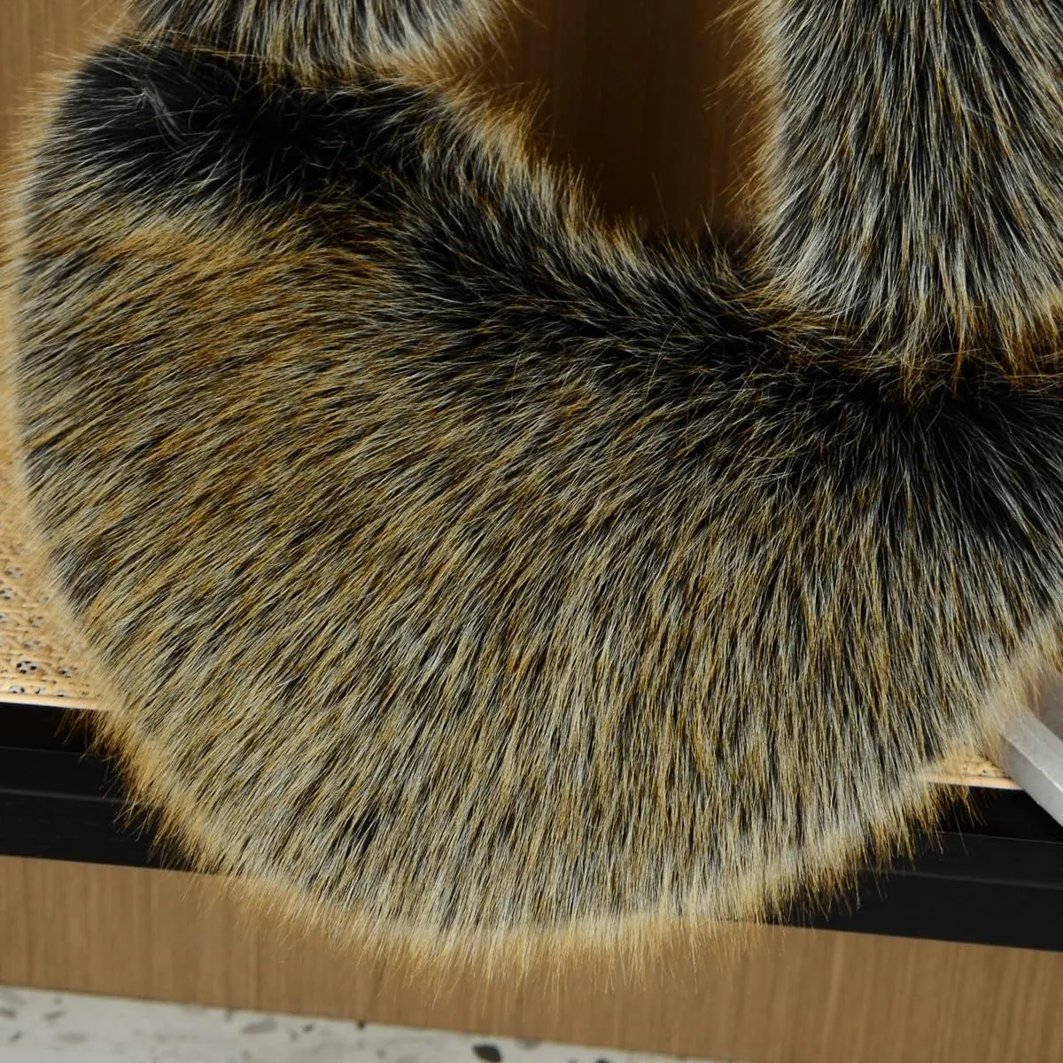 Women's Personalized Fluffy Long Strap Crossbody Bag Faux Fur Semi-Circular Large Capacity Top Handle Shoulder Bag
