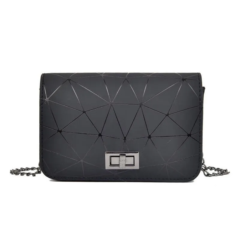 Yogodlns New Fashion Diamond Chain Black Purse Women Shoulder Bag Plaid Lady Mini Crossbody Bag PU Leather Lock Flap Handbag